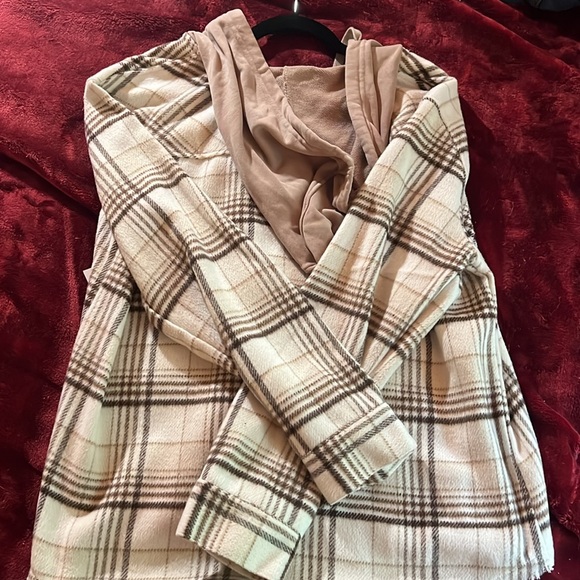Plaid Button-Up Jacket - Picture 4 of 4